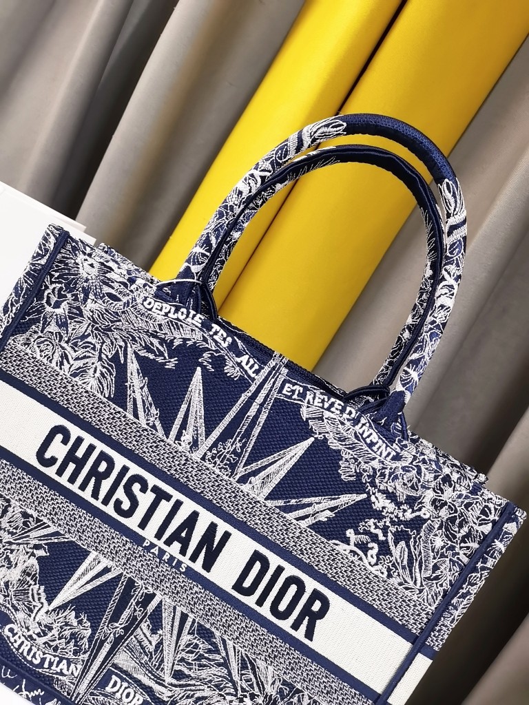 Christian Dior Shopping Bags